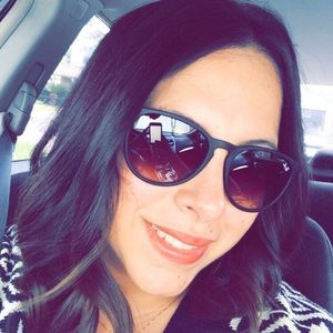 Meet your Posher, Lisa